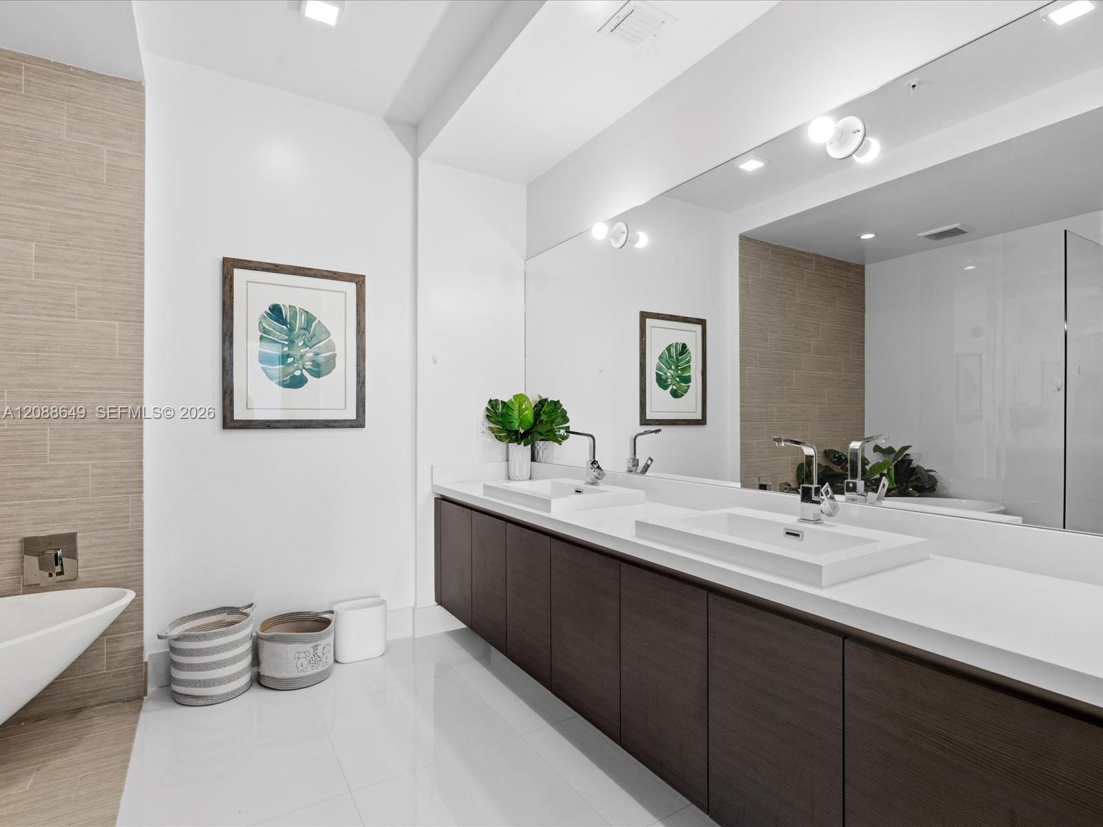 See details 4-2506 2 / 3 1524 sq. ft. $ 2026-09-14 0 Photo