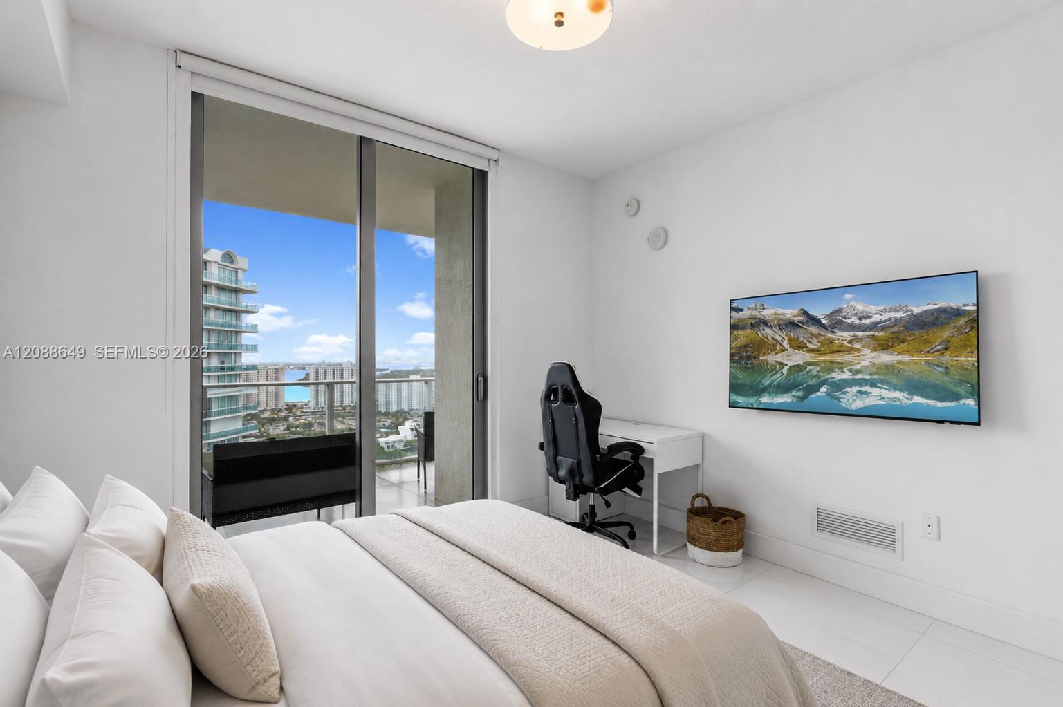 See details 4-2506 2 / 3 1524 sq. ft. $ 2026-09-14 0 Photo