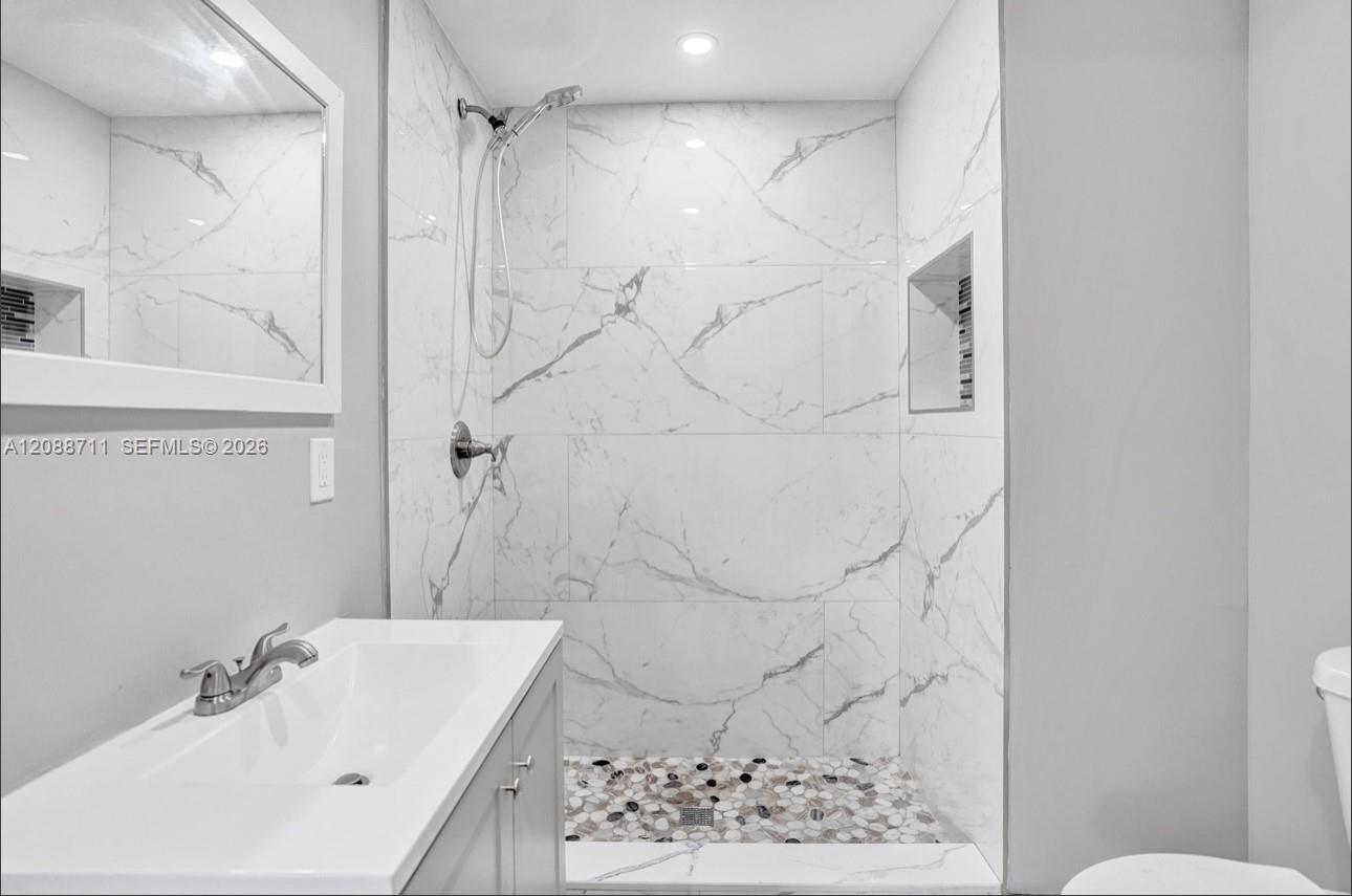Ver detalles / 816 sq. ft. $ 2026-09-14 0 foto