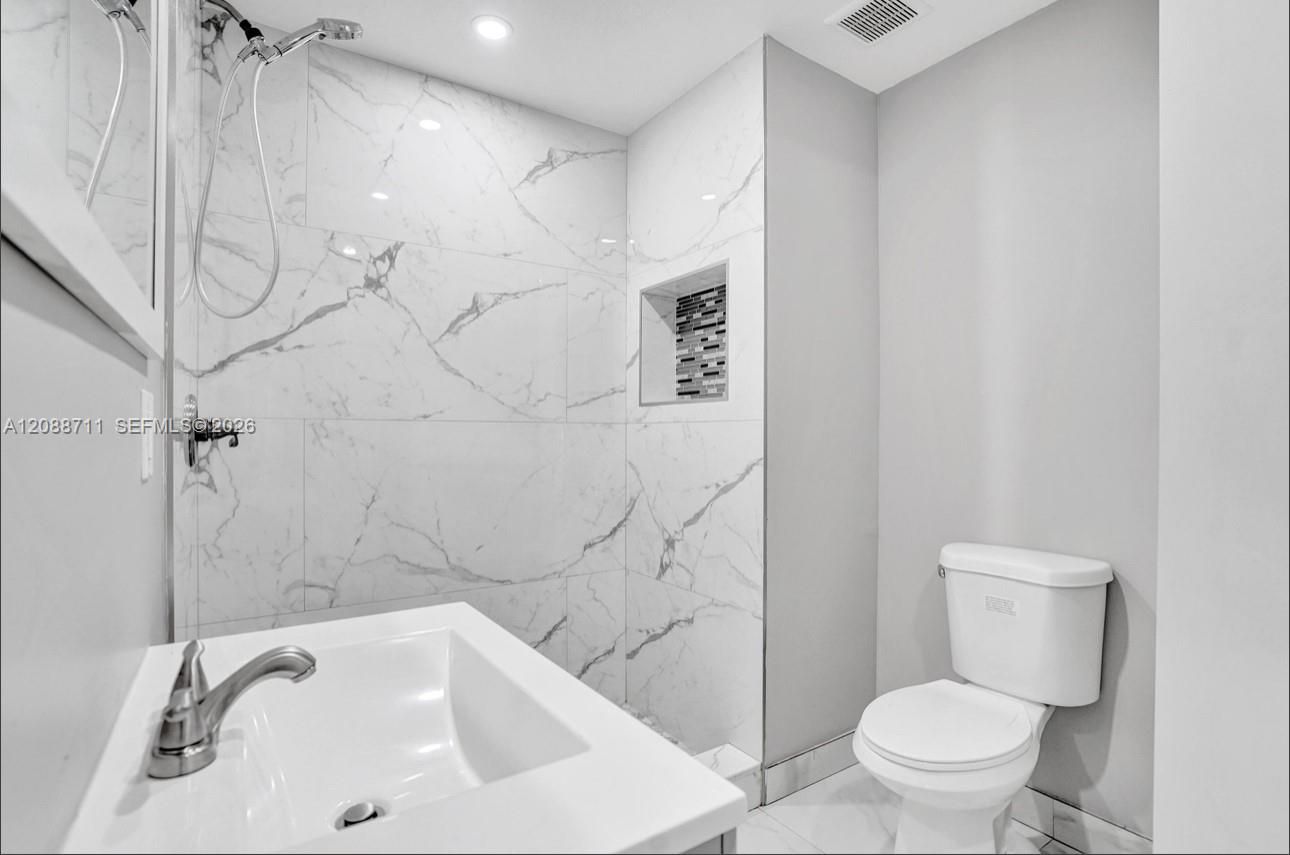 Ver detalles / 816 sq. ft. $ 2026-09-14 0 foto