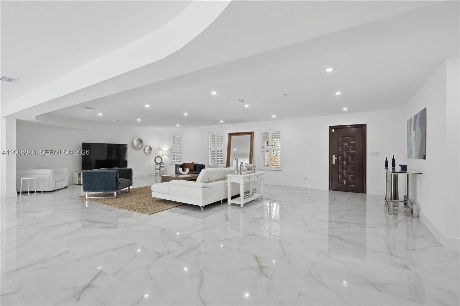 14675 4 / 3 2981 sq. ft. $ 2026-09-14 0 foto