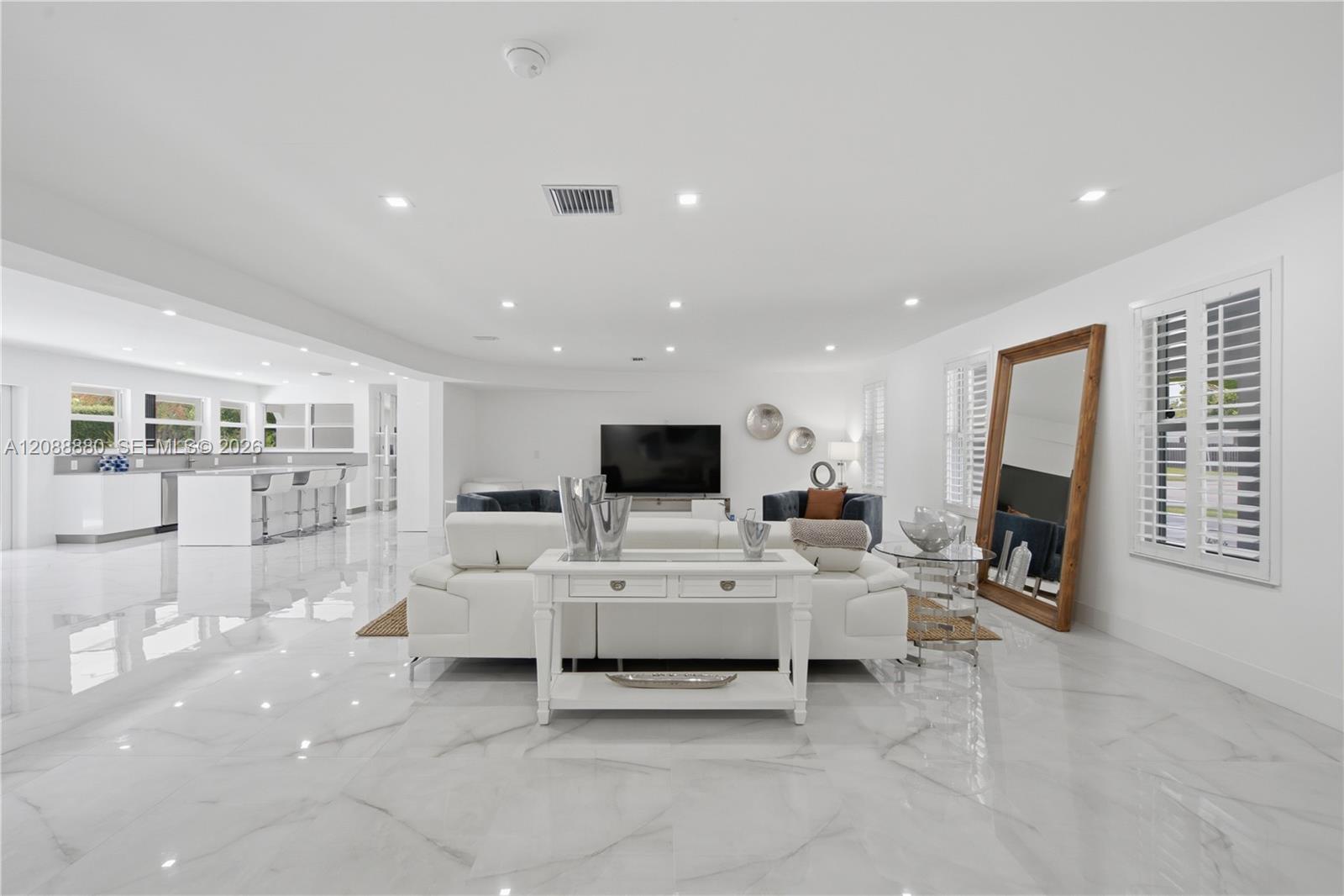 14675 4 / 3 2981 sq. ft. $ 2026-09-14 0 foto