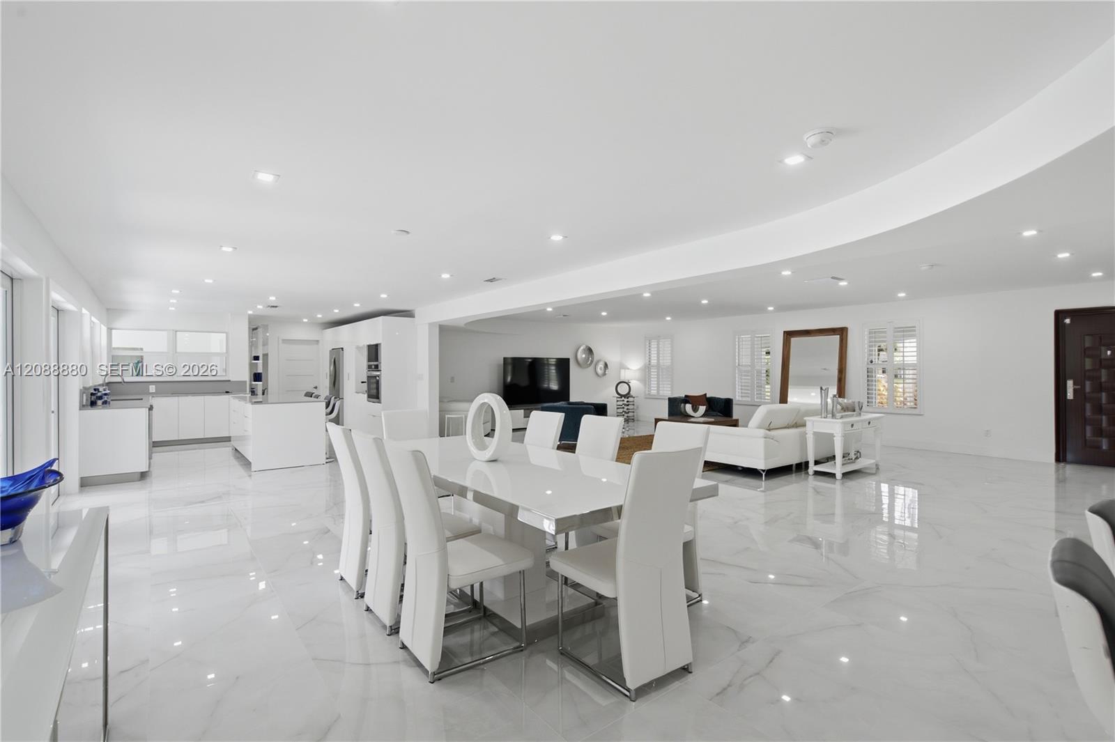 14675 4 / 3 2981 sq. ft. $ 2026-09-14 0 foto