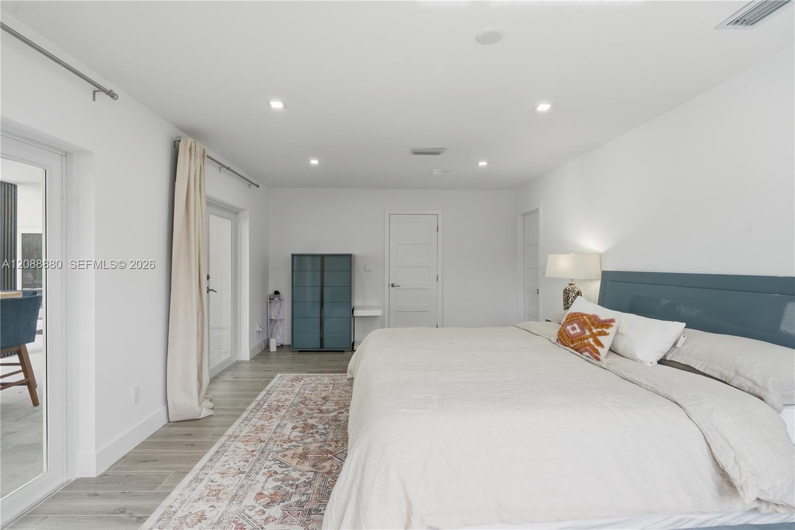 14675 4 / 3 2981 sq. ft. $ 2026-09-14 0 foto