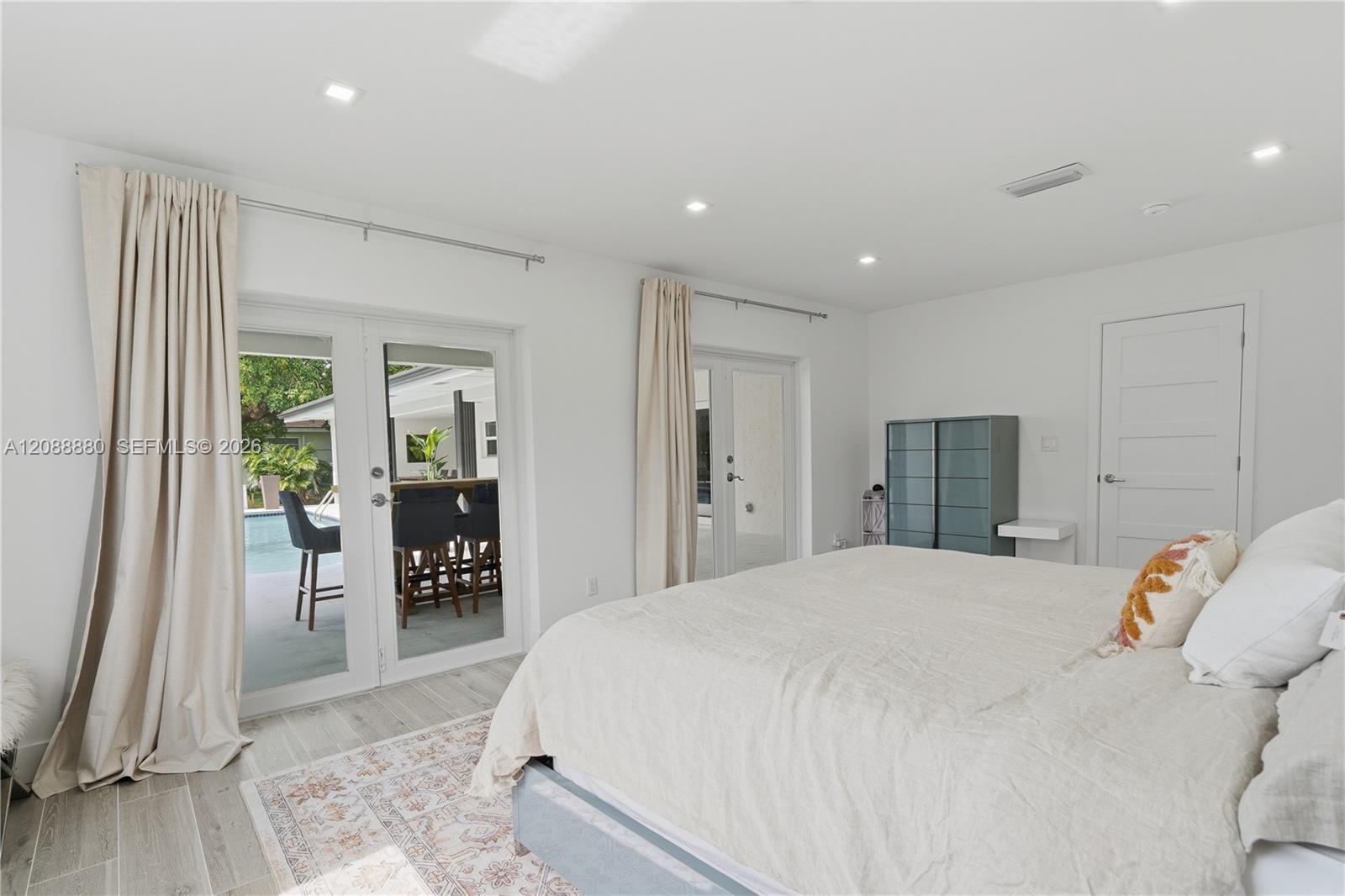 14675 4 / 3 2981 sq. ft. $ 2026-09-14 0 foto