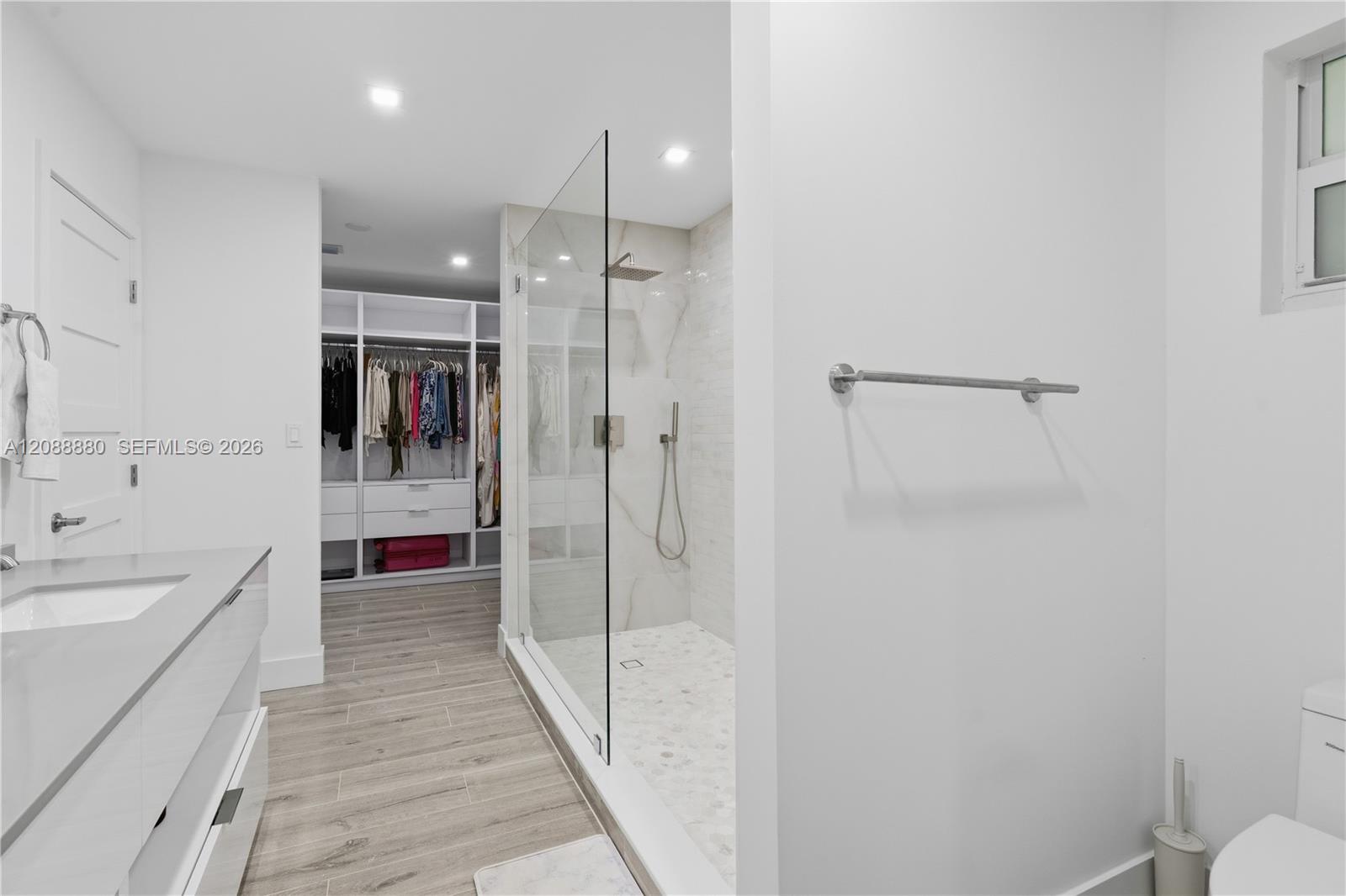 14675 4 / 3 2981 sq. ft. $ 2026-09-14 0 foto