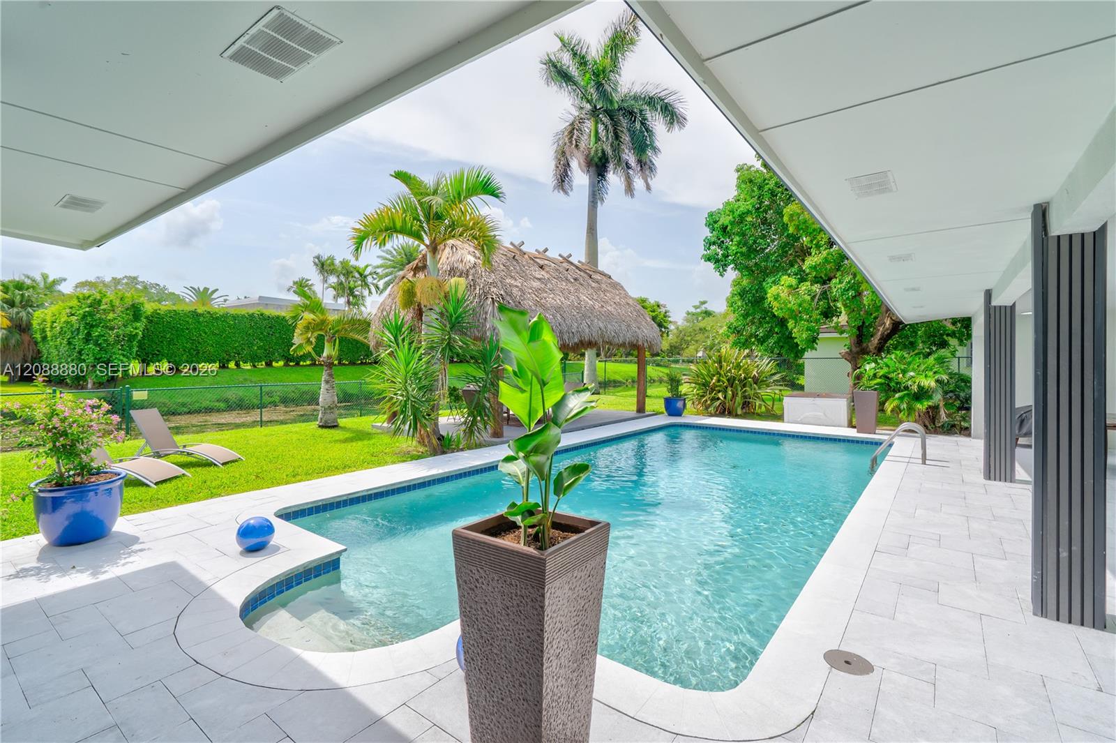 14675 4 / 3 2981 sq. ft. $ 2026-09-14 0 foto