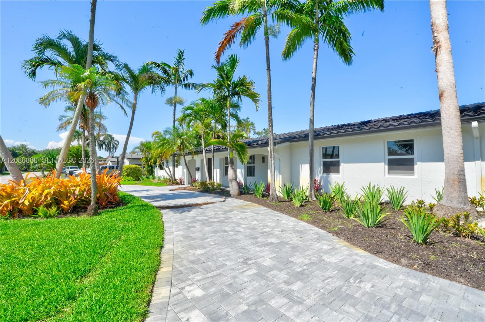 14675 4 / 3 2981 sq. ft. $ 2026-09-14 0 foto