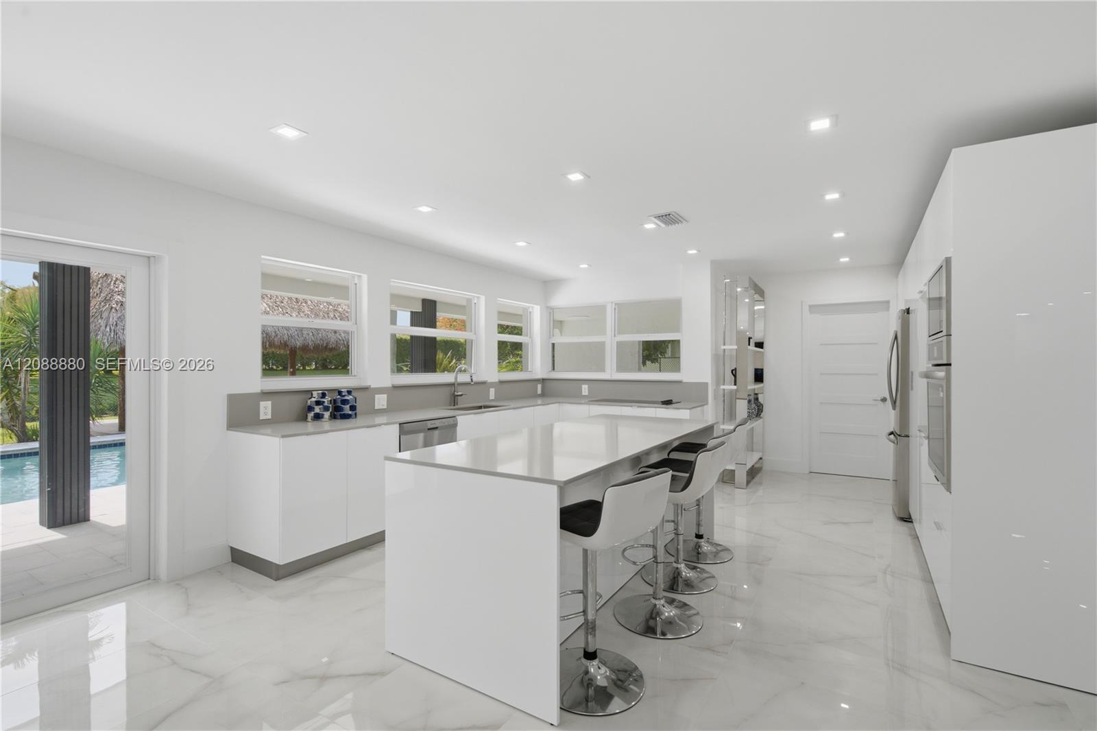 14675 4 / 3 2981 sq. ft. $ 2026-09-14 0 foto