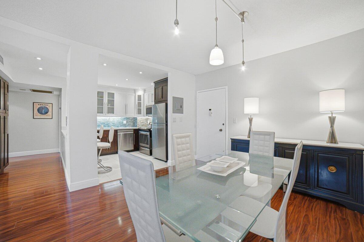 See details 6G 2 / 2 1240 sq. ft. $ 2026-10-13 0 Photo