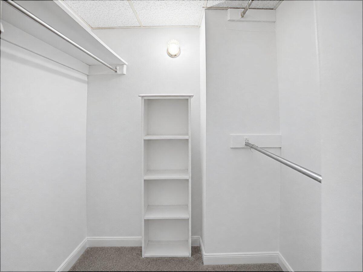 See details 6G 2 / 2 1240 sq. ft. $ 2026-10-13 0 Photo