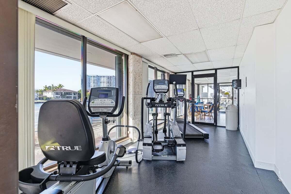 See details 6G 2 / 2 1240 sq. ft. $ 2026-10-13 0 Photo