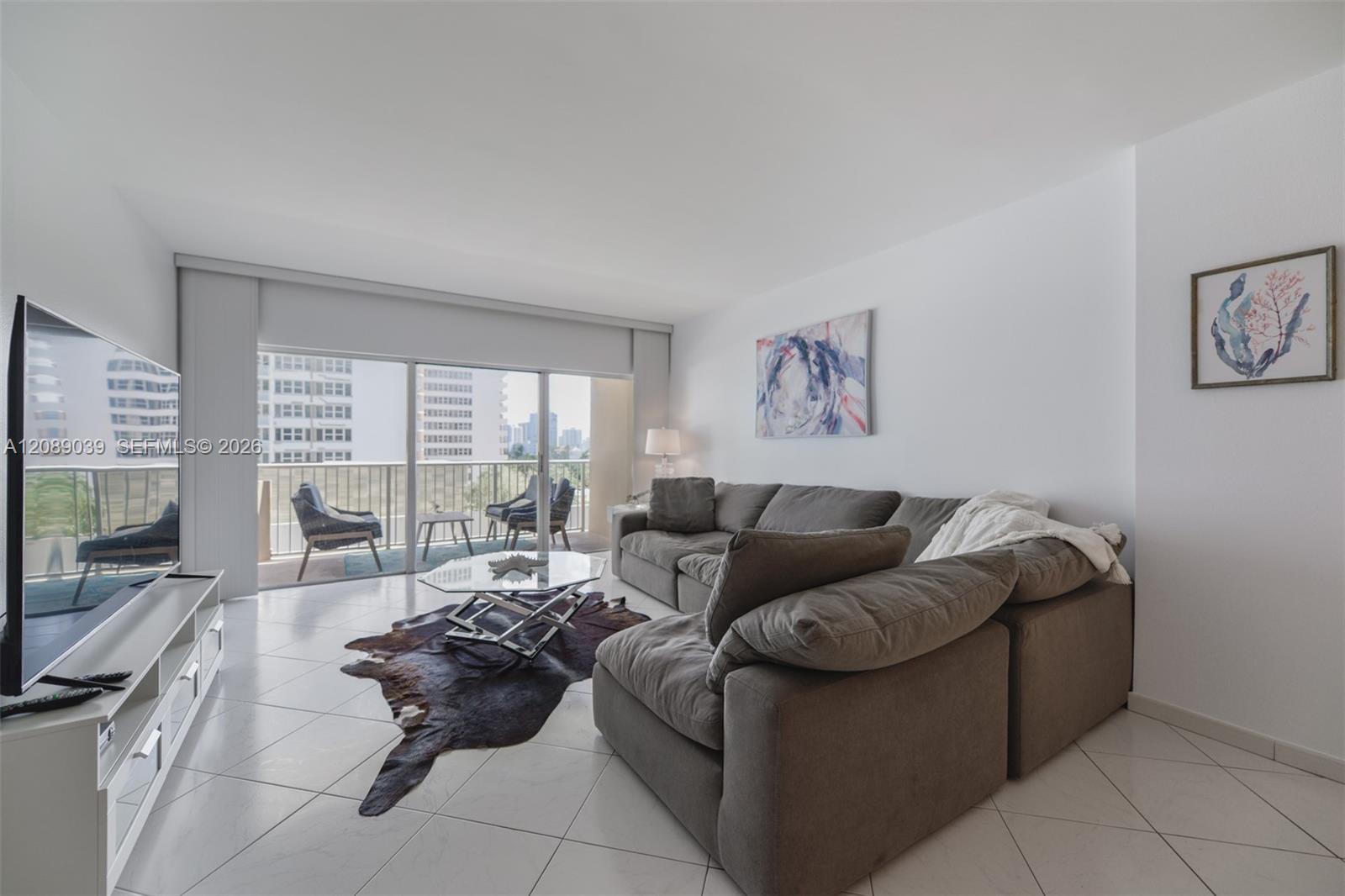 See details 5G 2 / 2 1240 sq. ft. $ 2026-09-14 0 Photo
