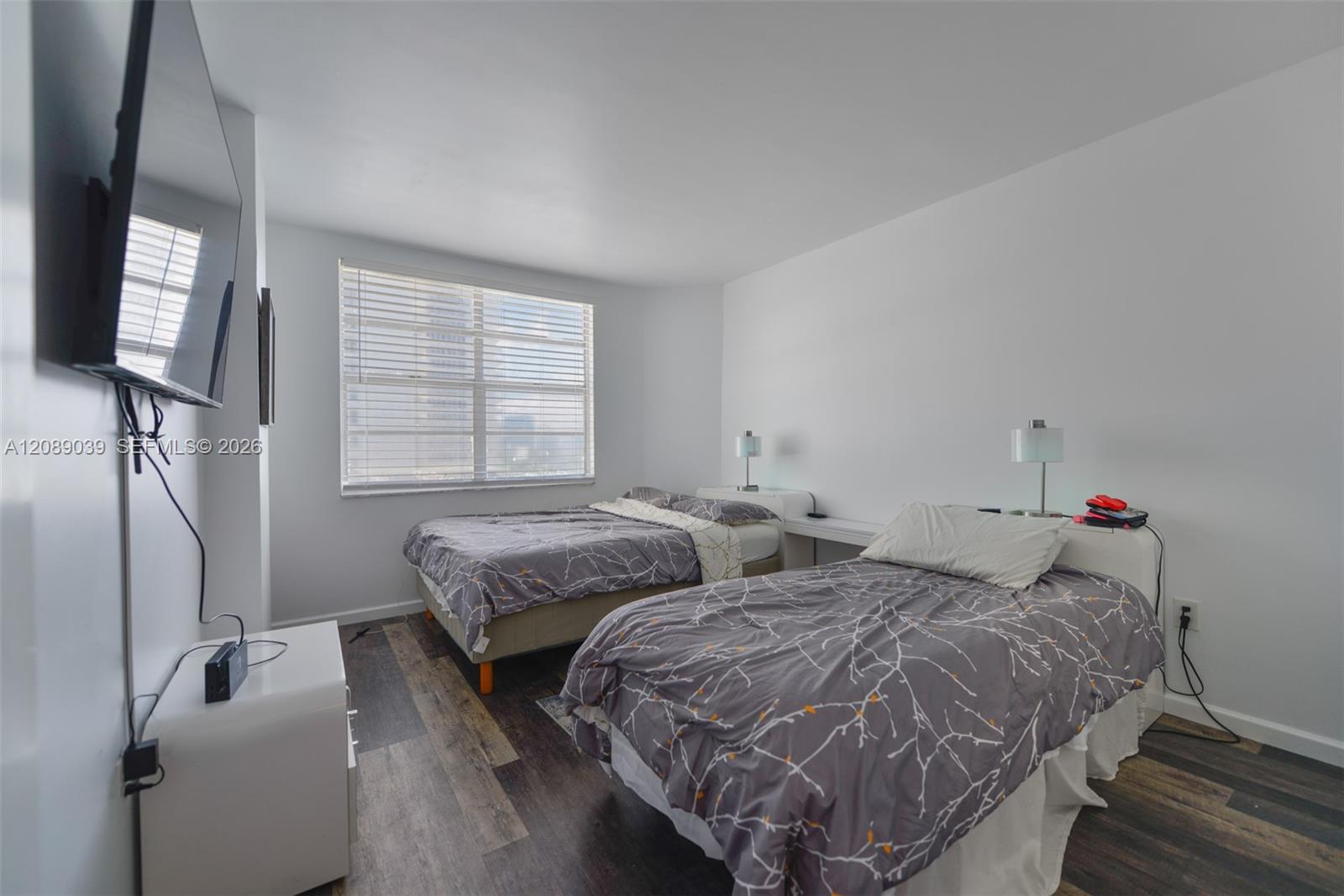 See details 5G 2 / 2 1240 sq. ft. $ 2026-09-14 0 Photo