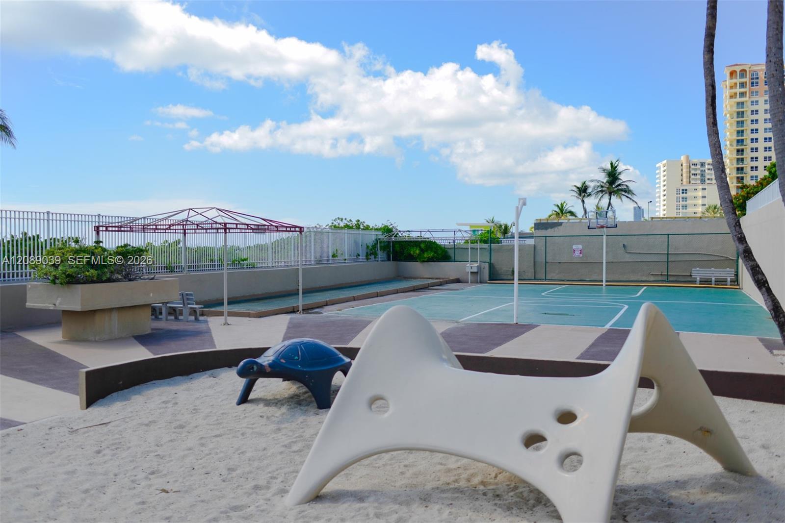 See details 5G 2 / 2 1240 sq. ft. $ 2026-09-14 0 Photo