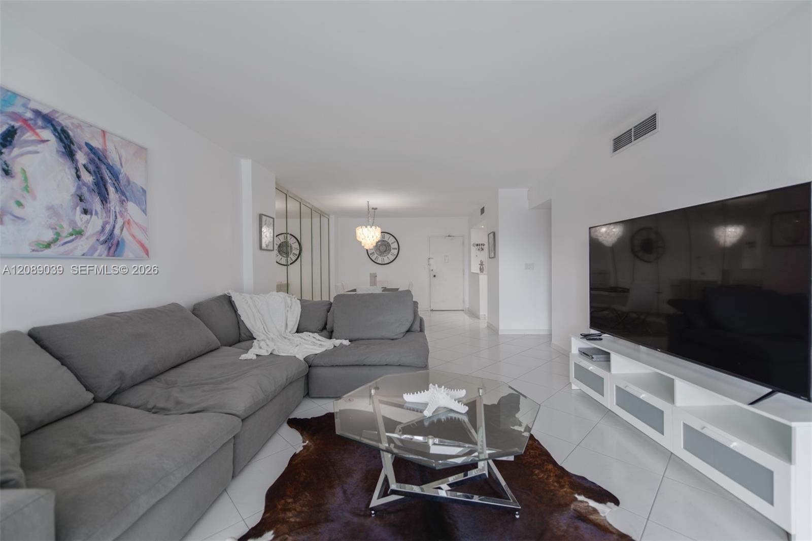 See details 5G 2 / 2 1240 sq. ft. $ 2026-09-14 0 Photo