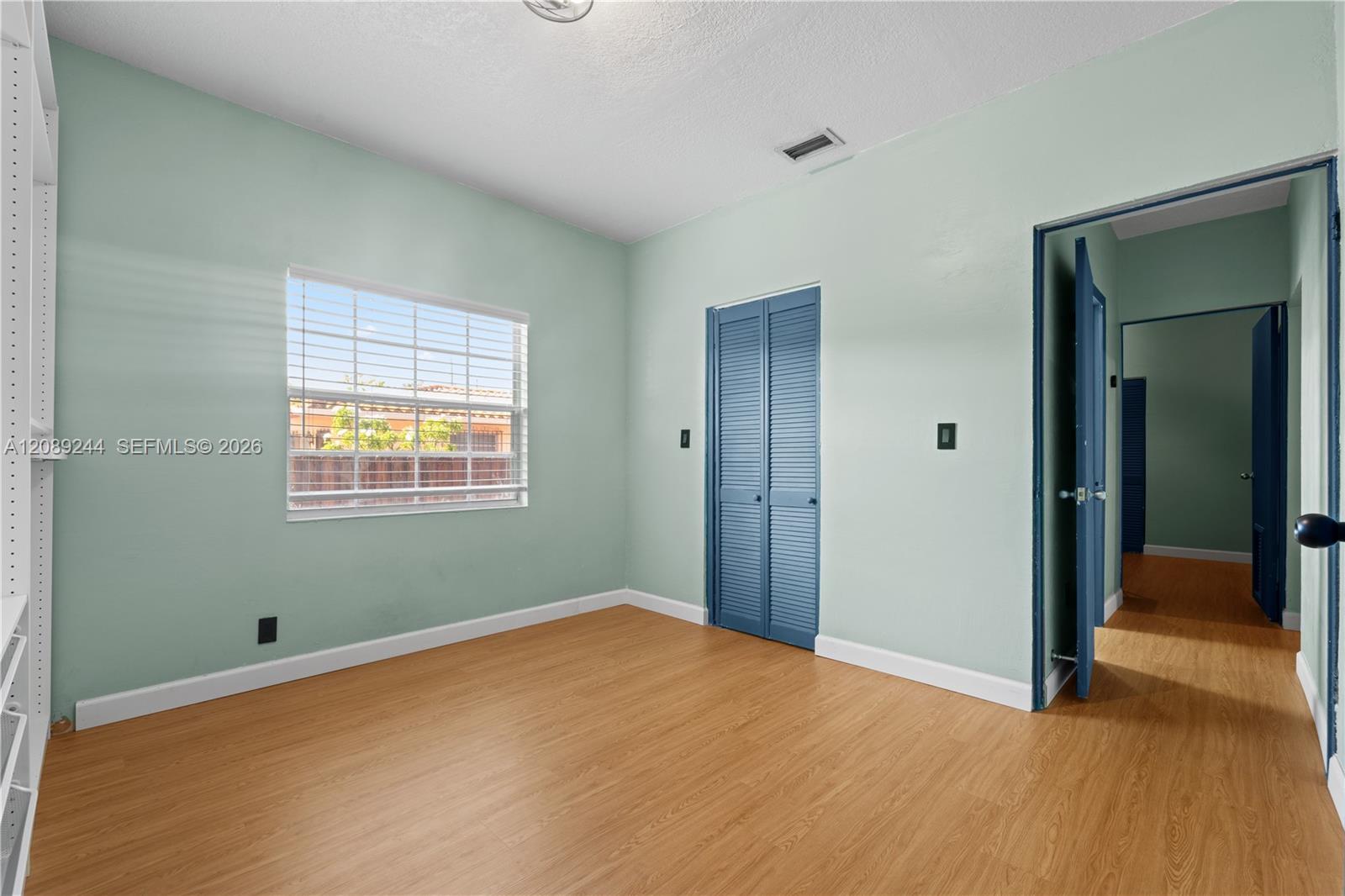 Ver detalles / sq. ft. $ 2026-09-15 0 foto
