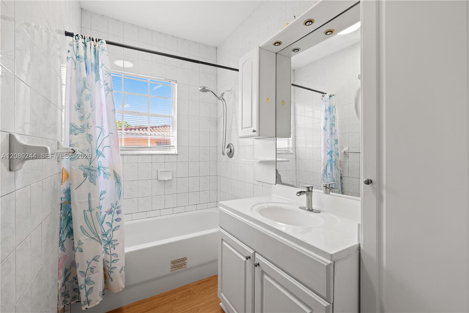 Ver detalles / sq. ft. $ 2026-09-15 0 foto