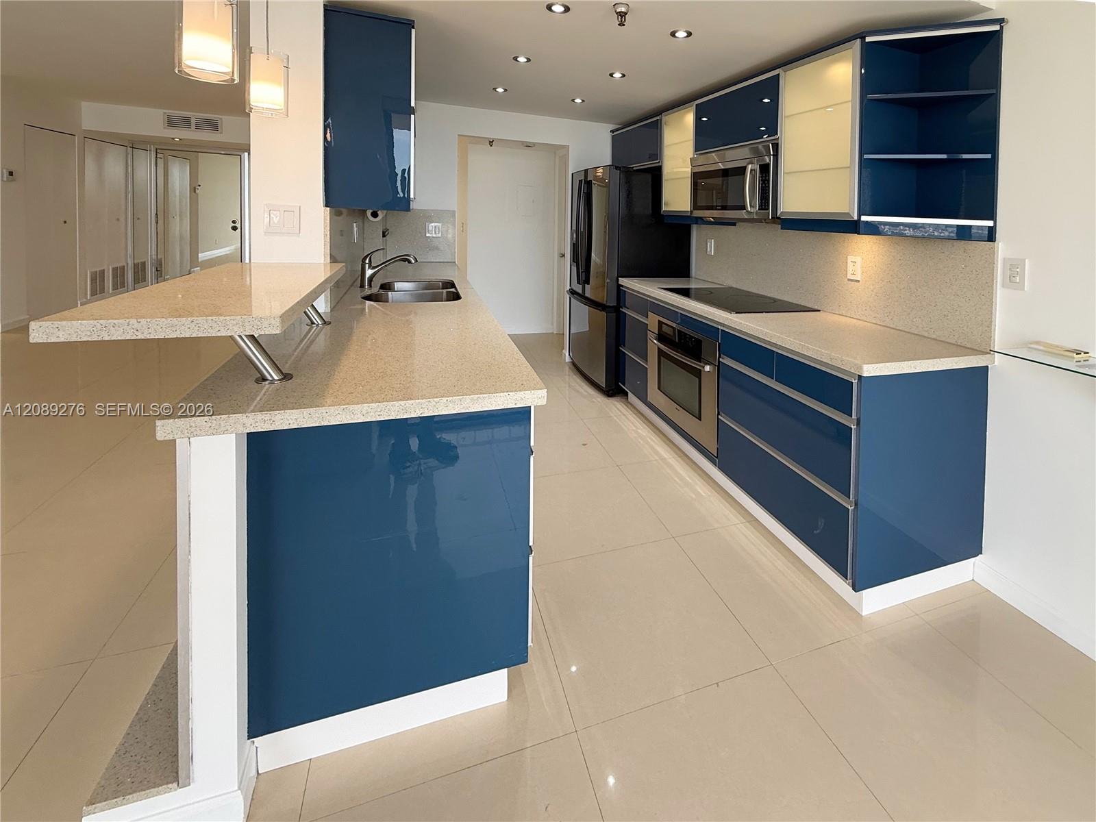 1602 2 / 2 1240 sq. ft. $ 2026-09-15 0 foto
