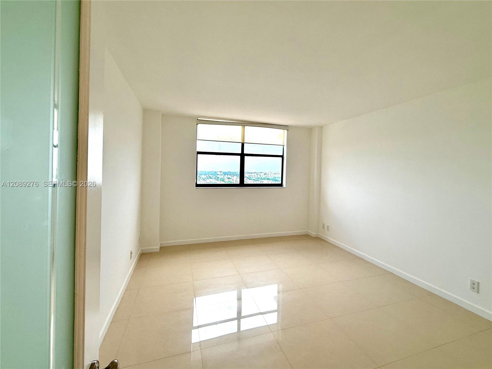 1602 2 / 2 1240 sq. ft. $ 2026-09-15 0 foto