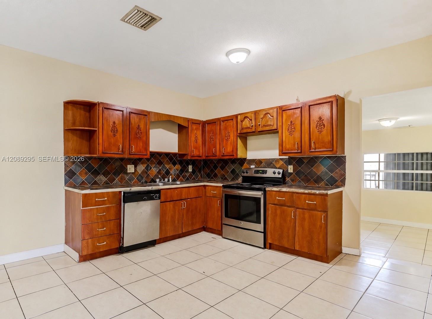 Ver detalles / 2708 sq. ft. $ 2026-09-15 0 foto