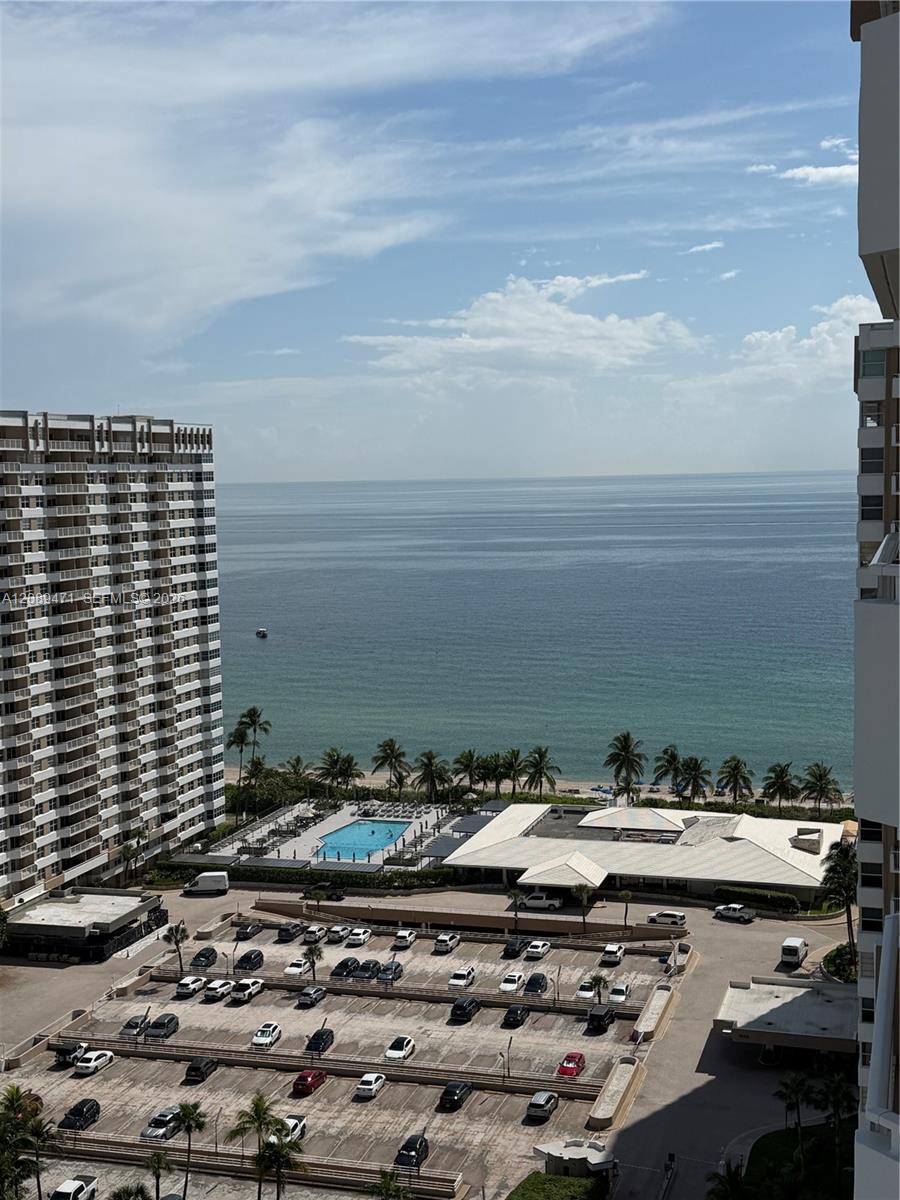 See details 21H 2 / 2 1240 sq. ft. $ 2026-09-15 0 Photo