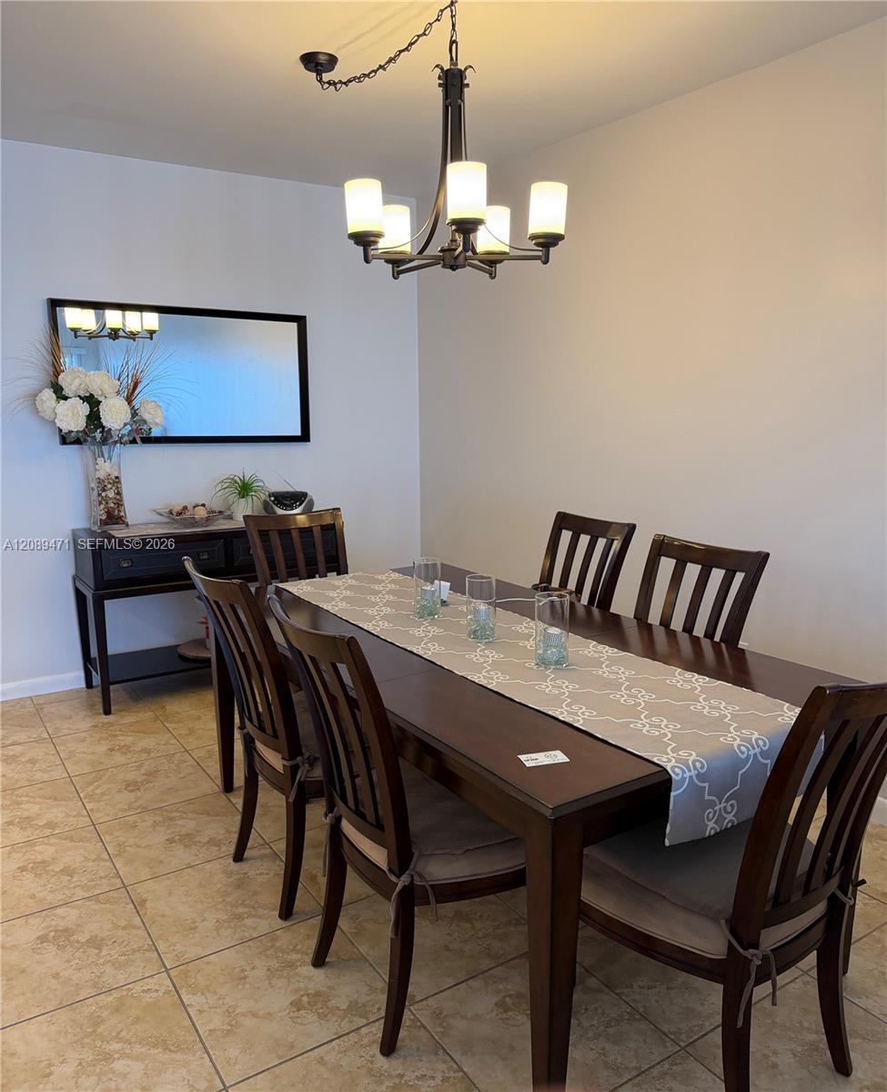 See details 21H 2 / 2 1240 sq. ft. $ 2026-09-15 0 Photo