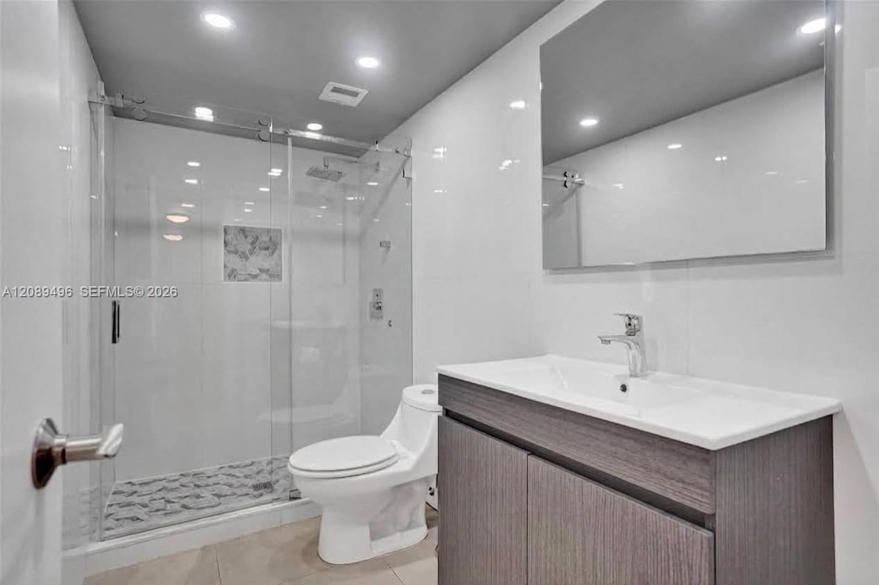 See details LE 3 / 3 1780 sq. ft. $ 2026-09-15 0 Photo