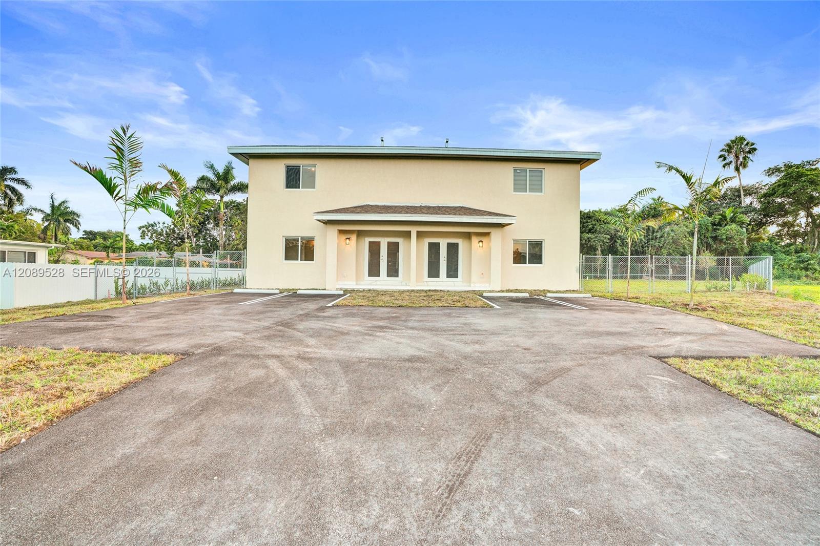   /  5600 sq. ft. $ 2026-09-15 0 foto