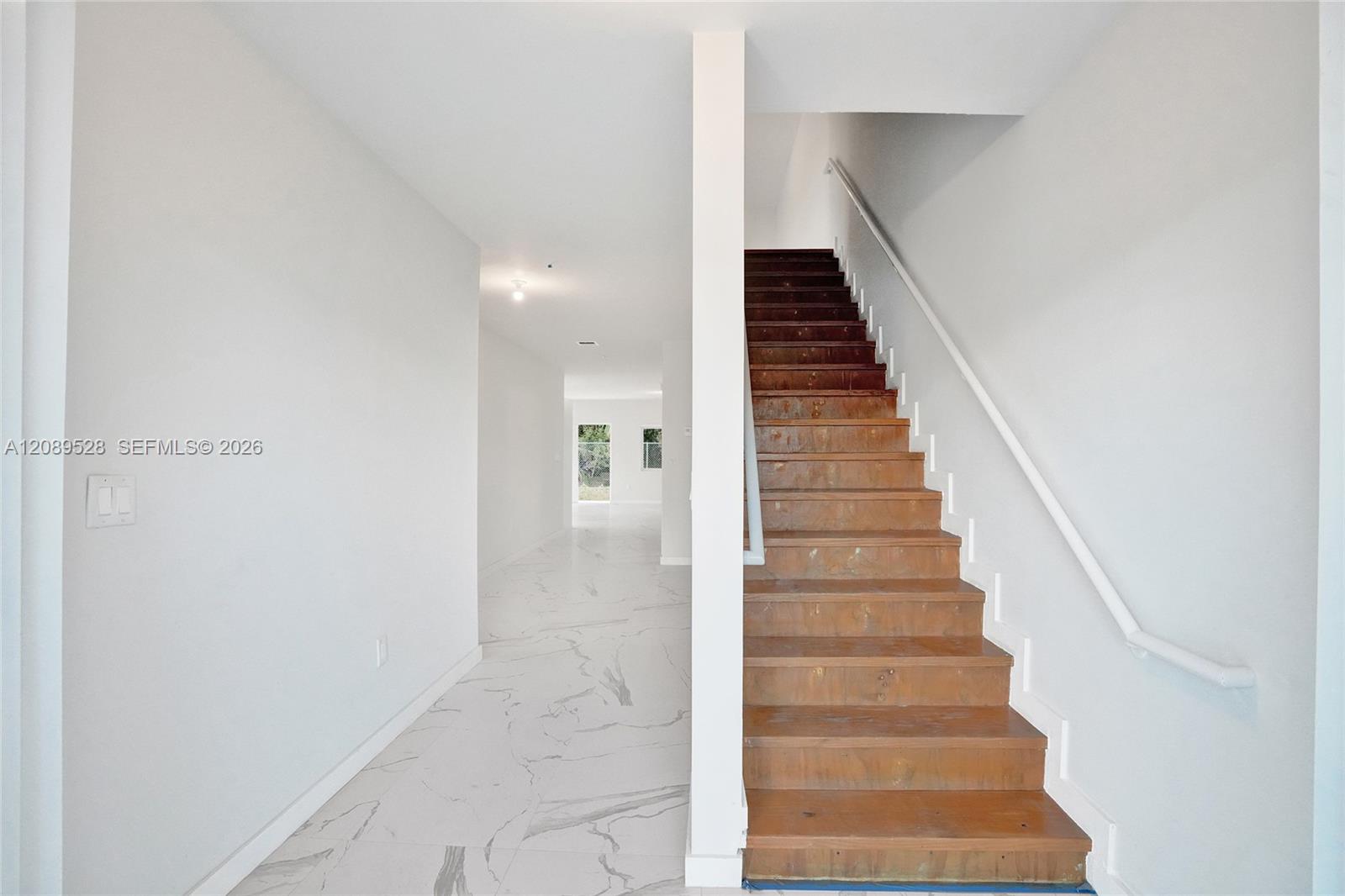   /  5600 sq. ft. $ 2026-09-15 0 foto