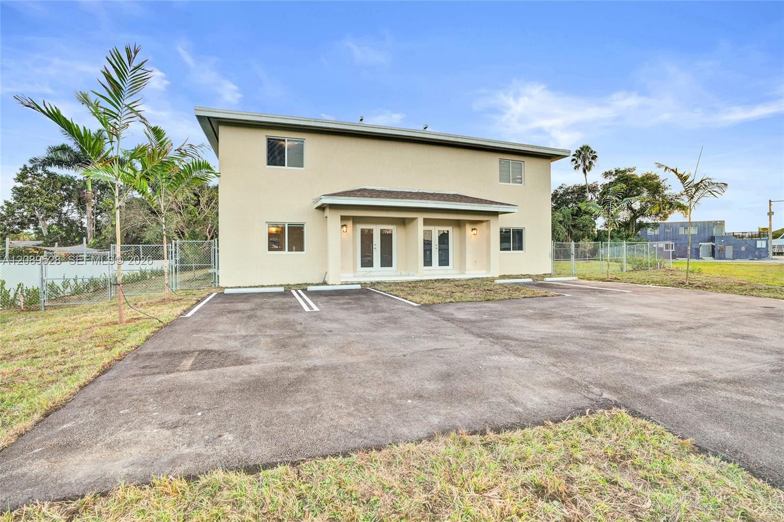   /  5600 sq. ft. $ 2026-09-15 0 foto