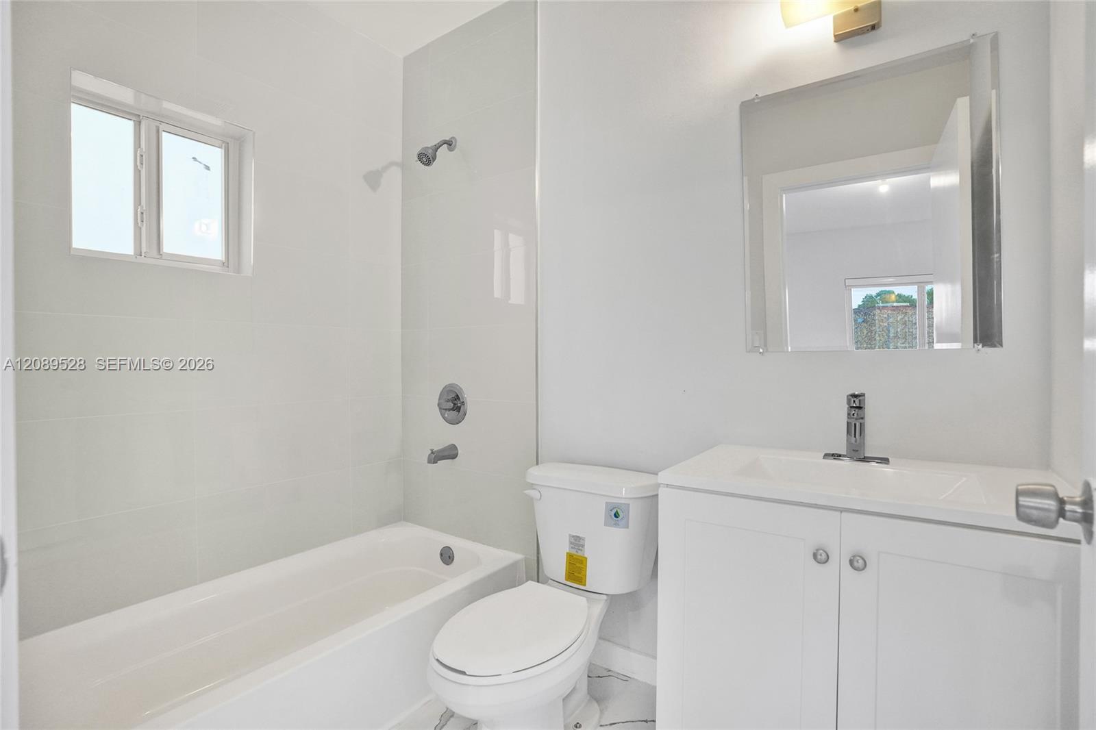   /  5600 sq. ft. $ 2026-09-15 0 foto