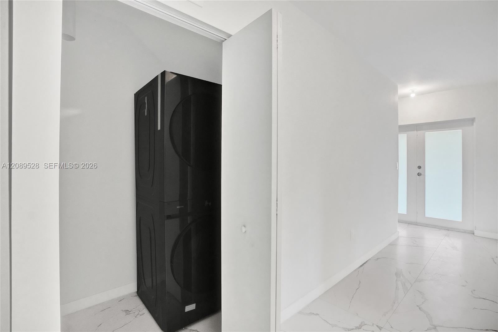   /  5600 sq. ft. $ 2026-09-15 0 foto