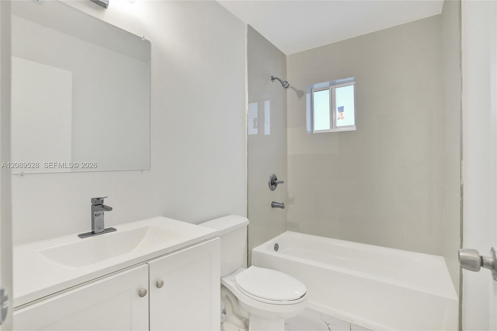  /  5600 sq. ft. $ 2026-09-15 0 foto