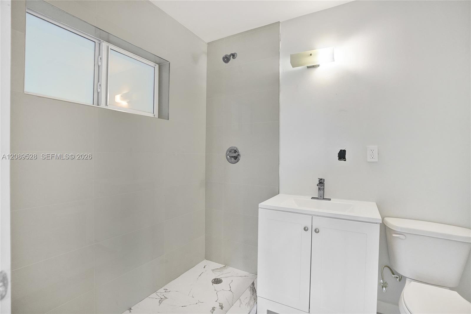   /  5600 sq. ft. $ 2026-09-15 0 foto