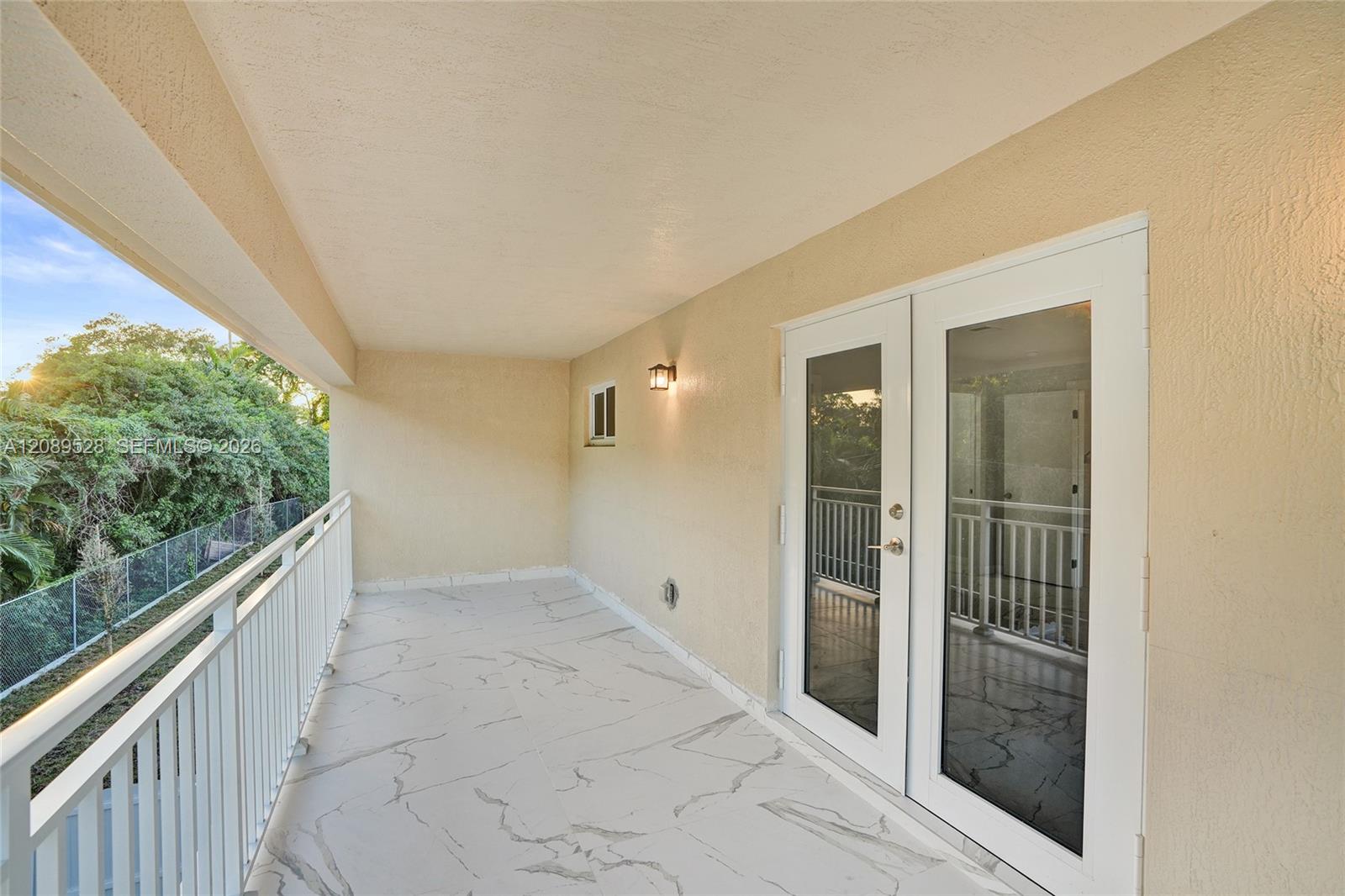   /  5600 sq. ft. $ 2026-09-15 0 foto