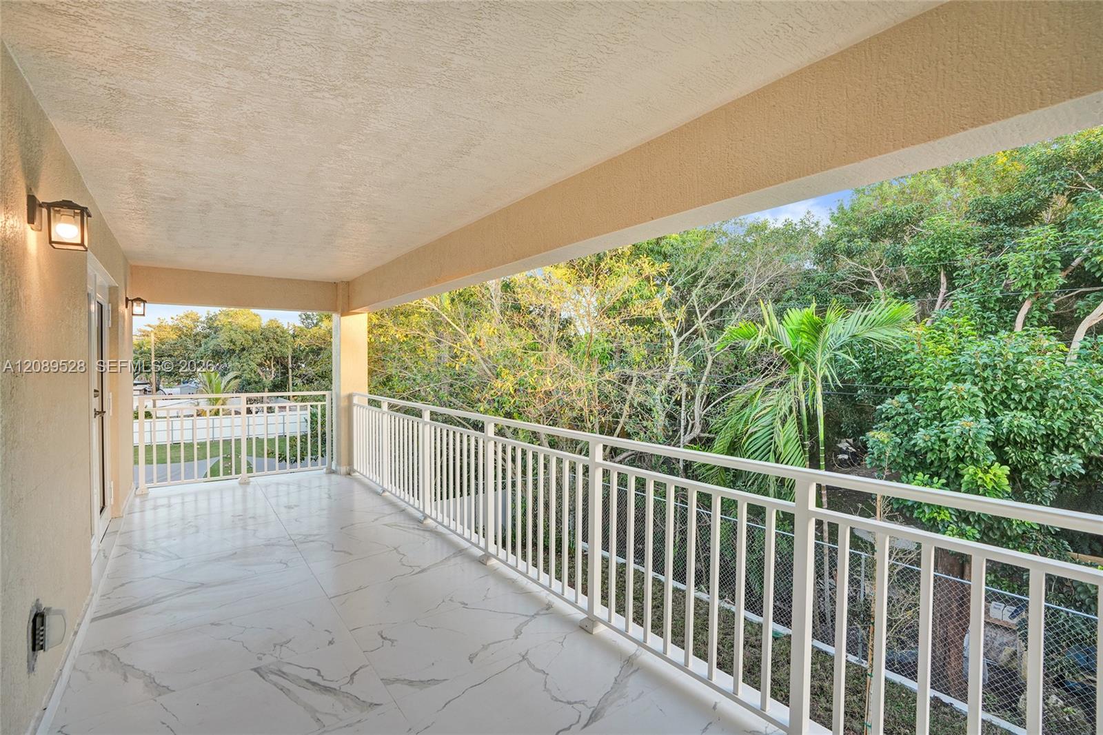  /  5600 sq. ft. $ 2026-09-15 0 foto