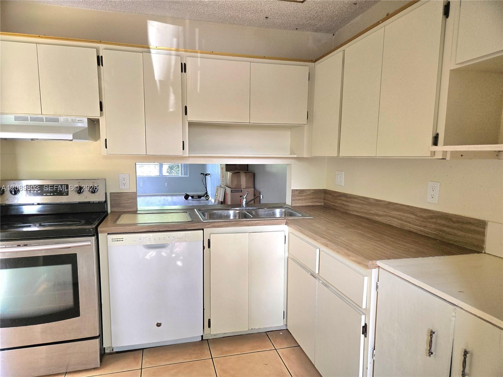 Ver detalles 842 2 / 2 1099 sq. ft. $ 2026-09-24 0 foto