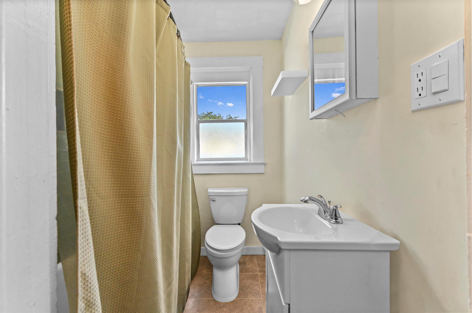 1  / 0 1696 sq. ft. $ 2026-09-23 0 Photo
