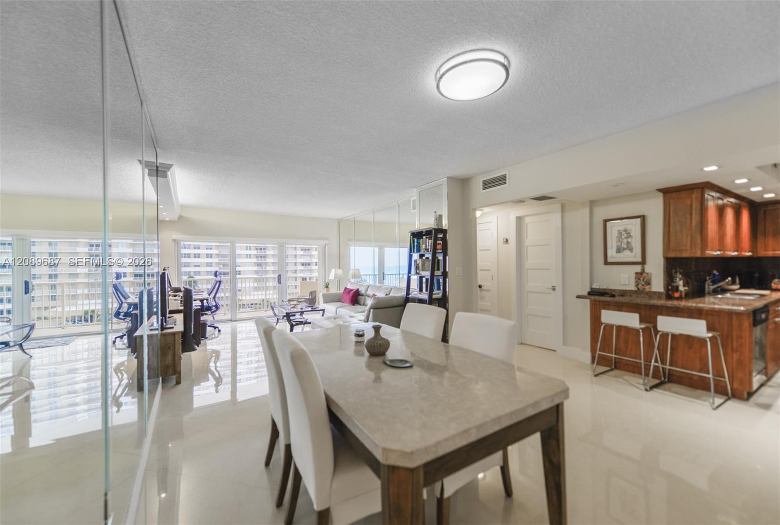 See details 5A 1 / 2 870 sq. ft. $ 2026-09-15 0 Photo