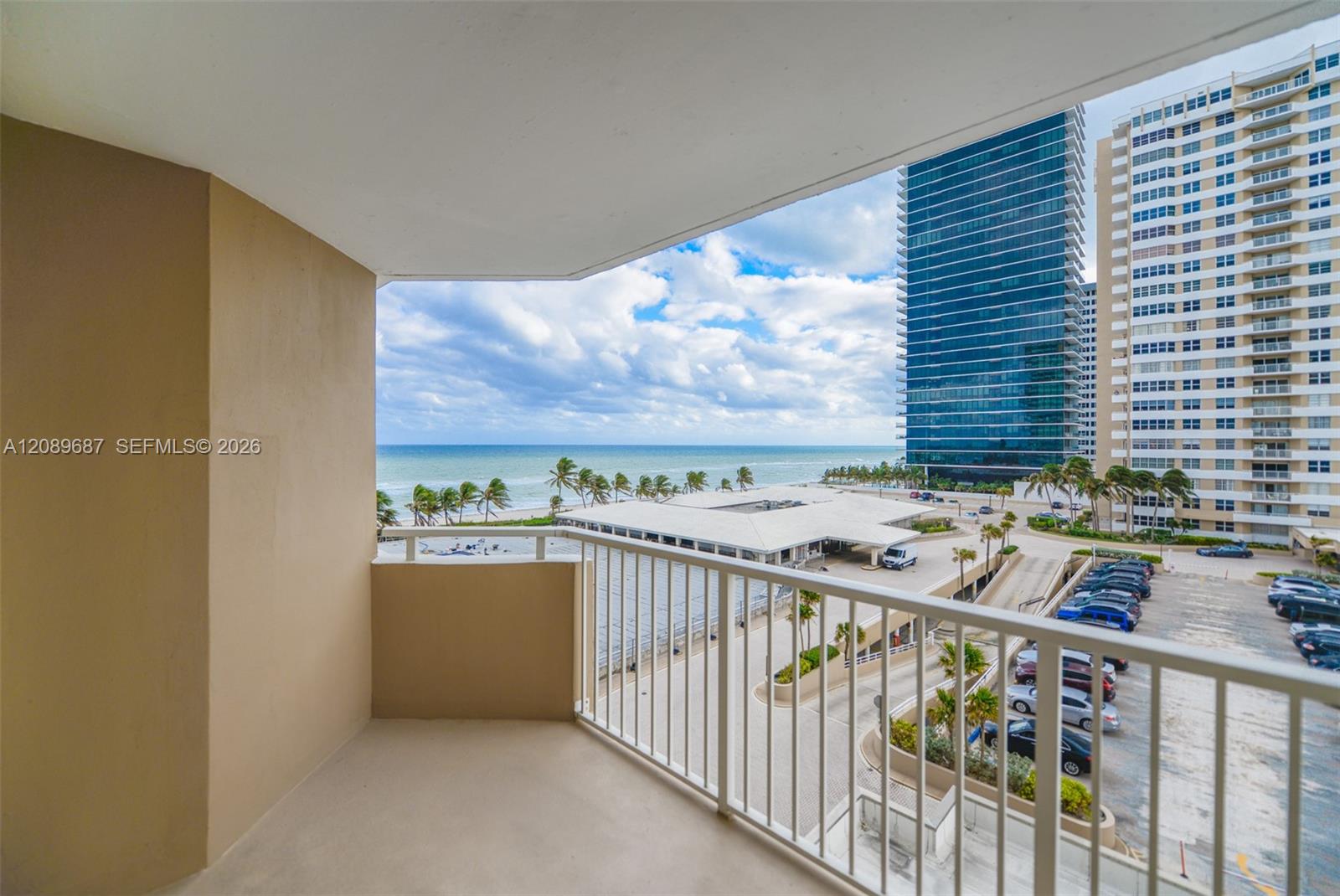 See details 5A 1 / 2 870 sq. ft. $ 2026-09-15 0 Photo