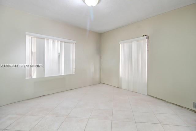 Ver detalles / 1400 sq. ft. $ 2026-09-15 0 foto