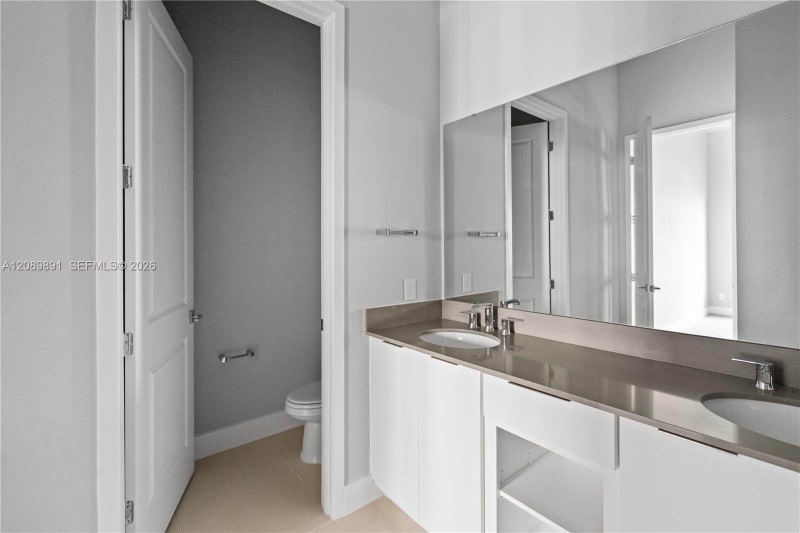 7770 5 / 5 1726 sq. ft. $ 2026-09-15 0 foto