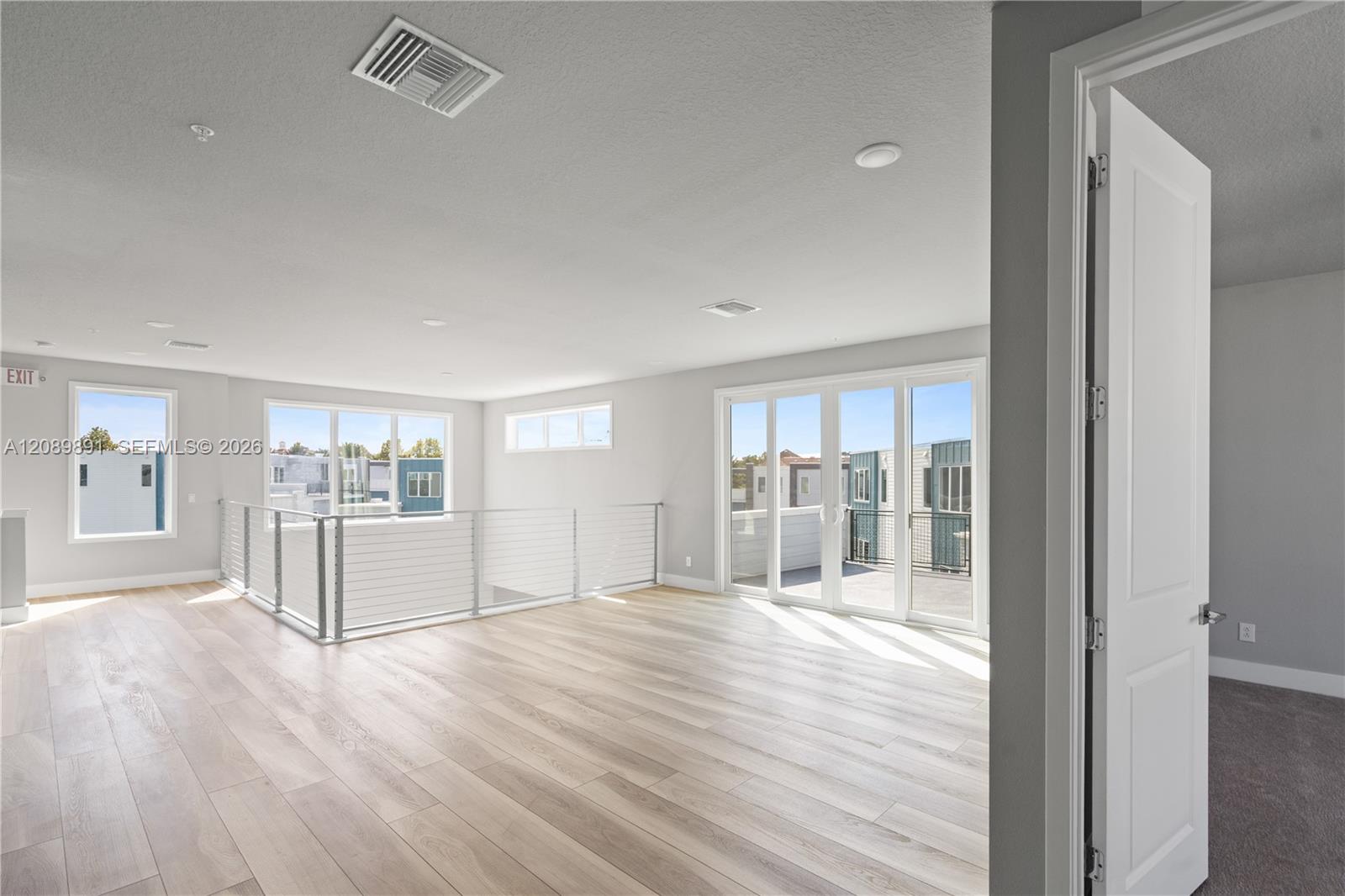 7770 5 / 5 1726 sq. ft. $ 2026-09-15 0 foto