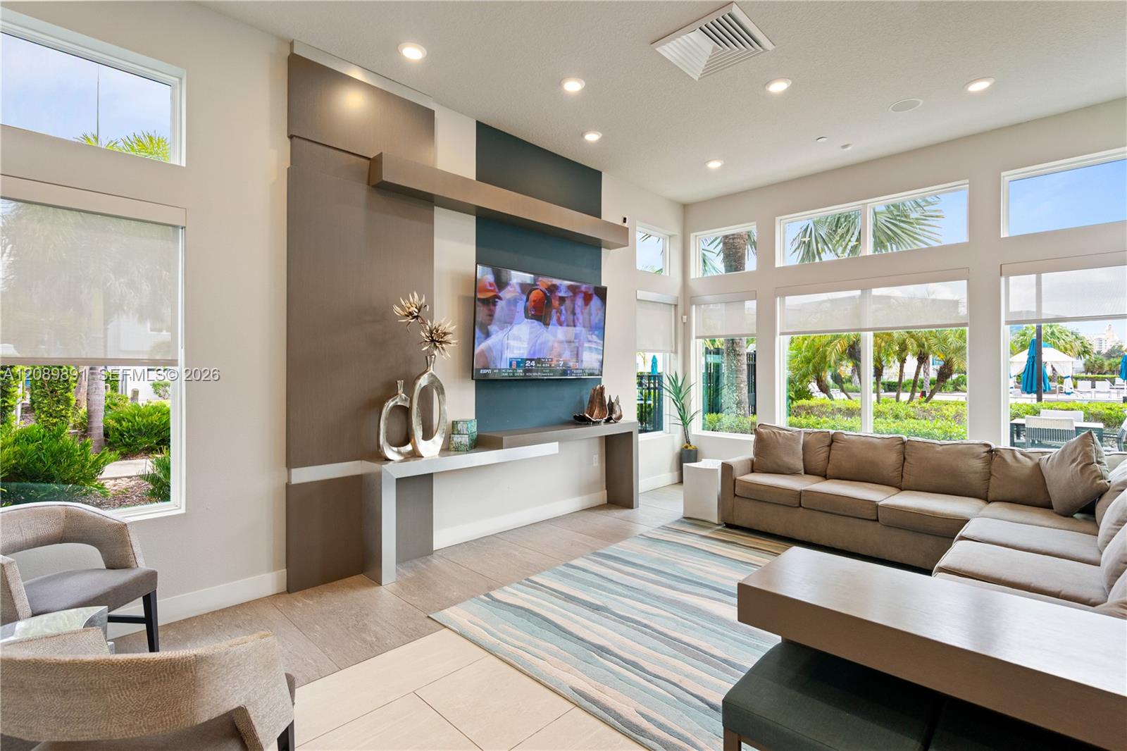 7770 5 / 5 1726 sq. ft. $ 2026-09-15 0 foto