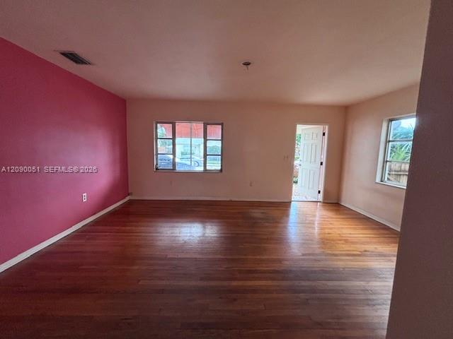 Ver detalles 1822 2 / 2 1035 sq. ft. $ 2026-09-16 0 foto