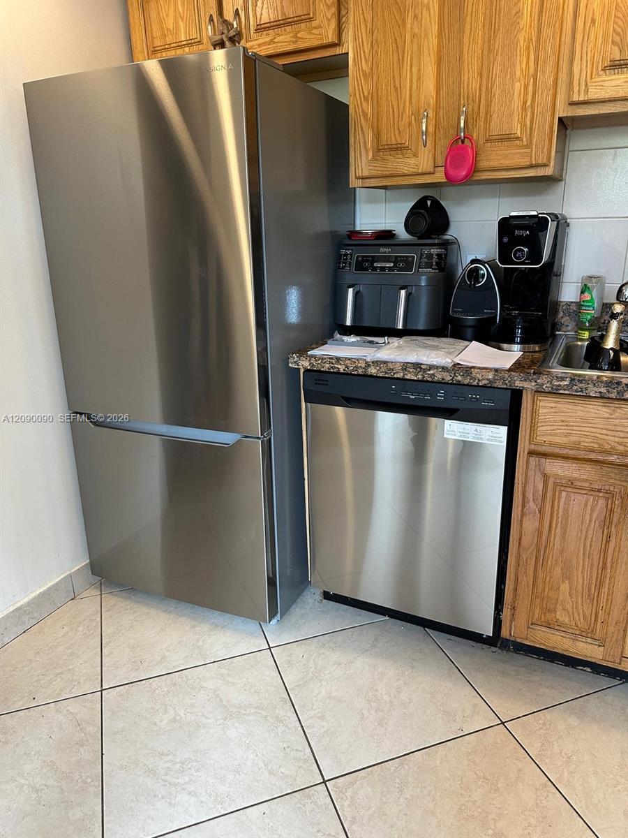 See details 302-1 2 / 2 1315 sq. ft. $ 2026-09-16 0 Photo