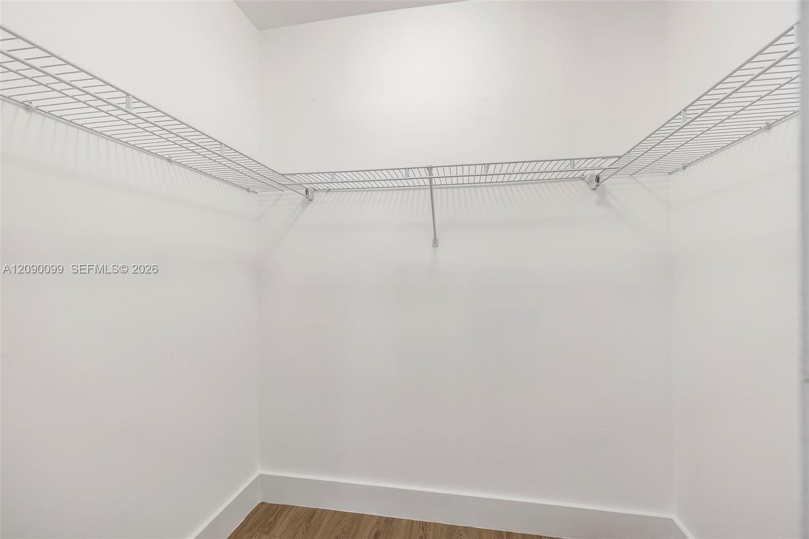Ver detalles / 2034 sq. ft. $ 2026-09-16 0 foto