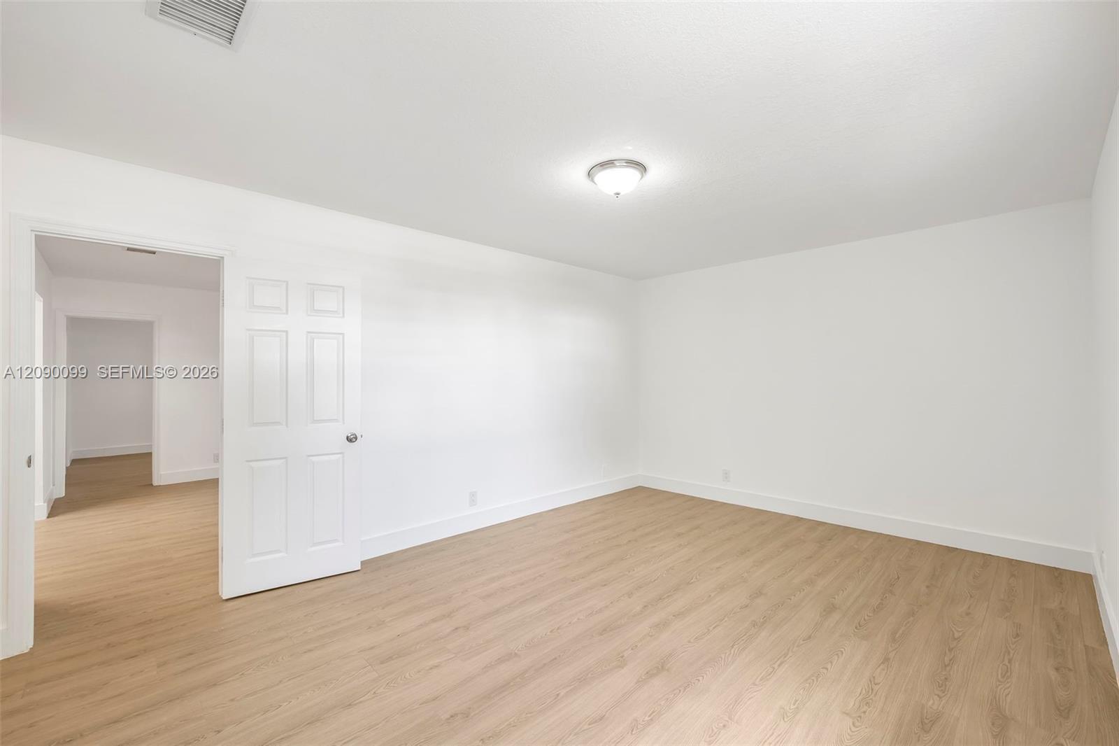Ver detalles / 2034 sq. ft. $ 2026-09-16 0 foto