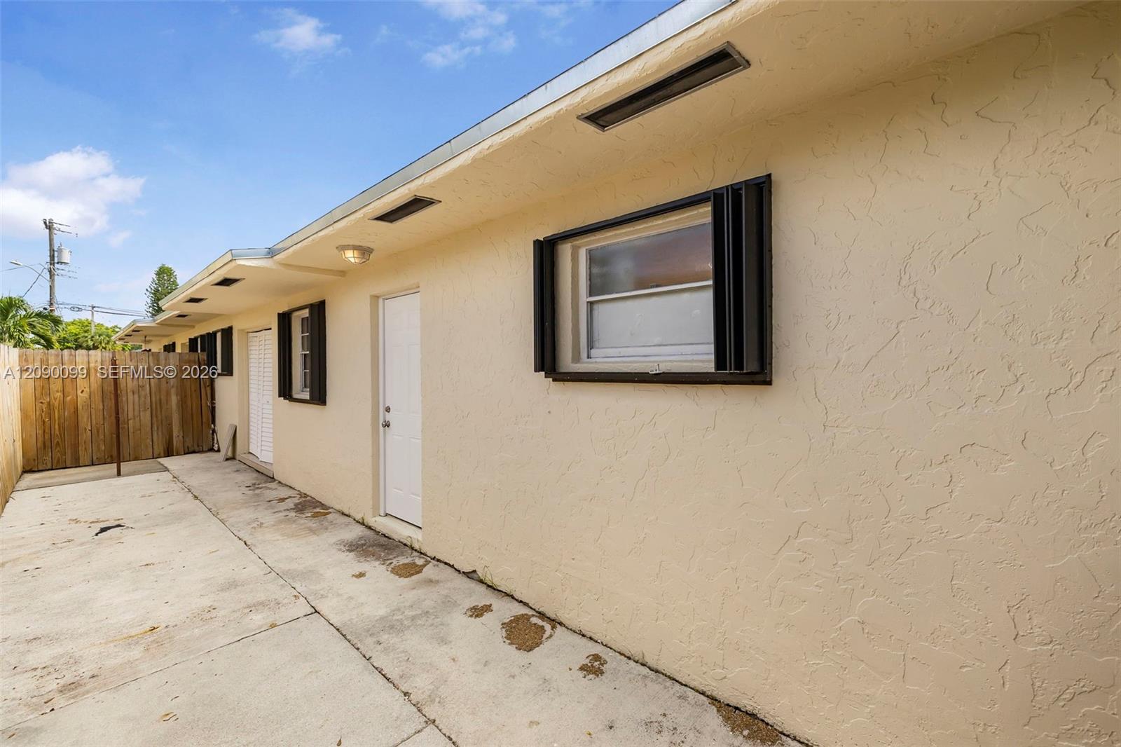 Ver detalles / 2034 sq. ft. $ 2026-09-16 0 foto